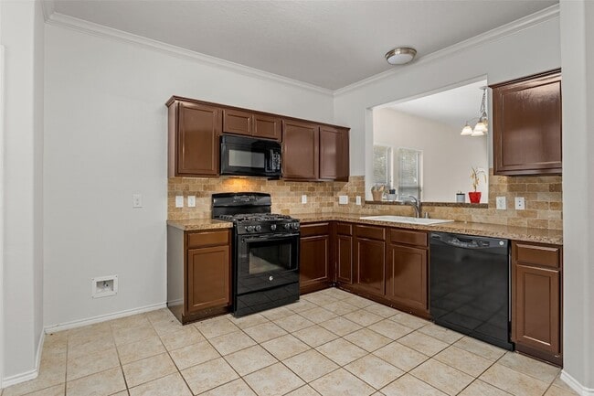 Foto del edificio - 23607 Youpon Lake Ln