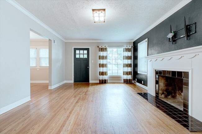 Living Room - 6327 Poppleton Ave
