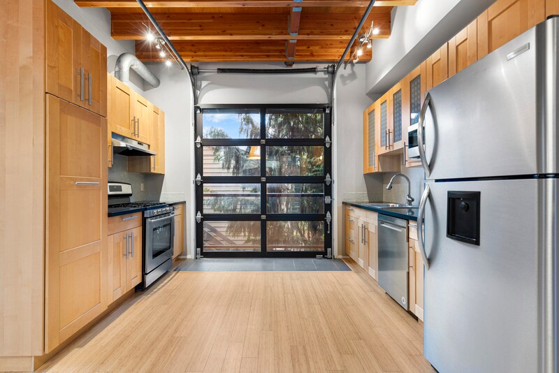 Foto principal - 468 NE Brazee St