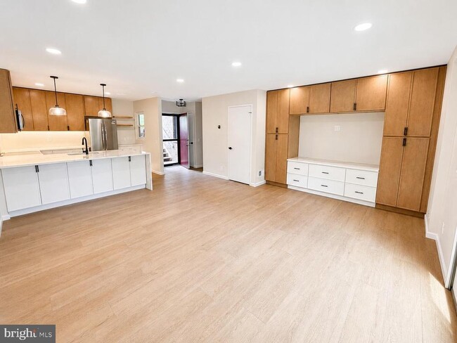 Foto del edificio - 2480 Glengyle Dr