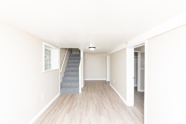 Building Photo - 3022 N Keating Ave