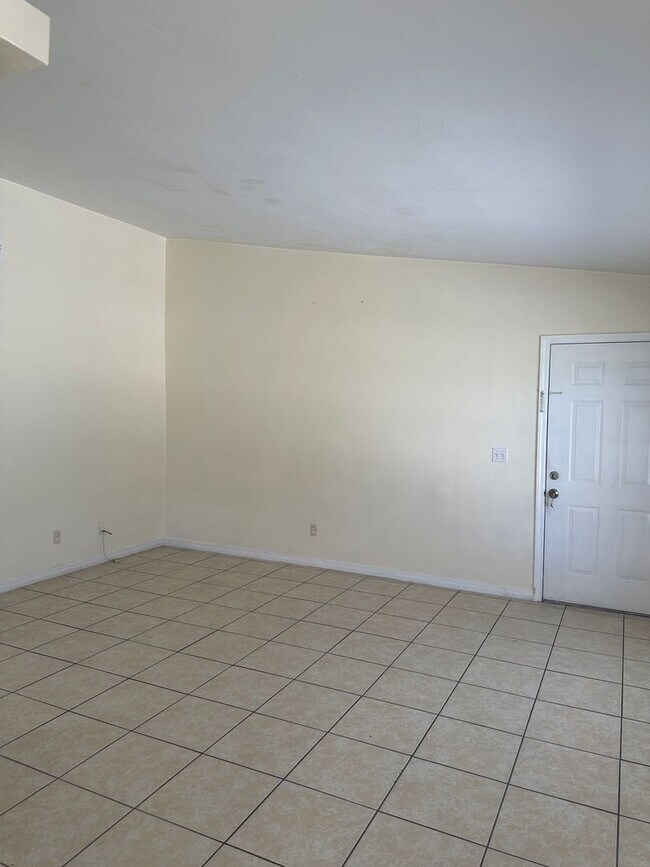 Foto del edificio - 4845-4847 Leonard Blvd S