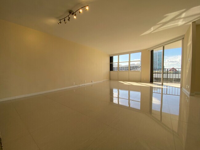 Foto del edificio - 1901 Brickell Ave