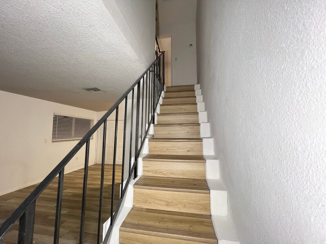 Foto principal - 65 NE 59th St