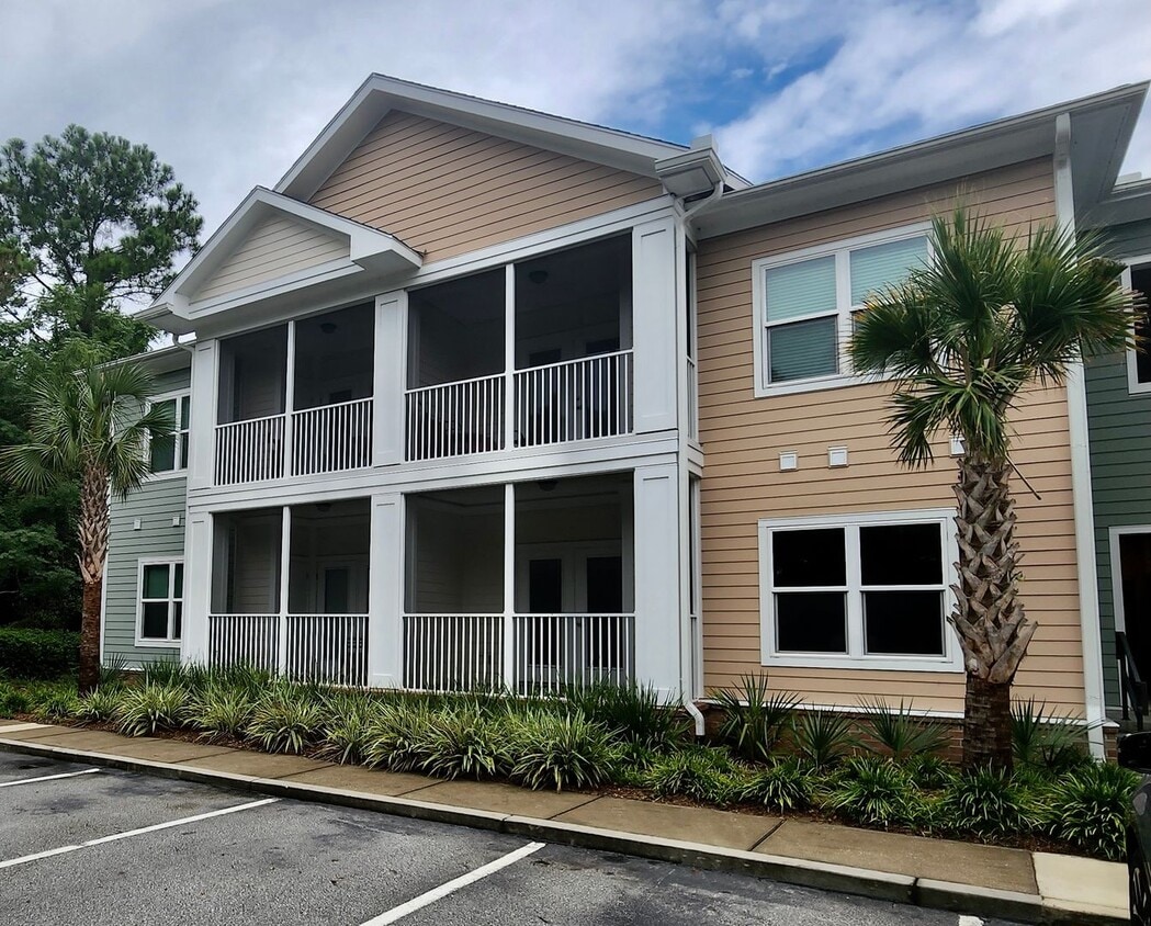 Primary Photo - Adorable one bedroom condo in a gated comm...