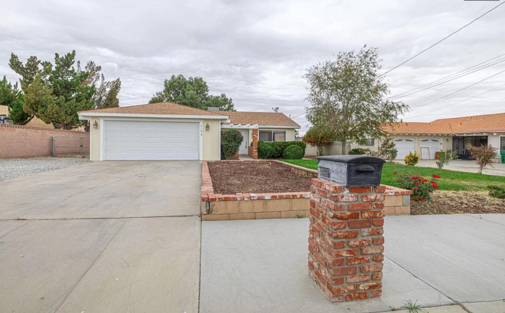 Foto principal - 41619 45th St W