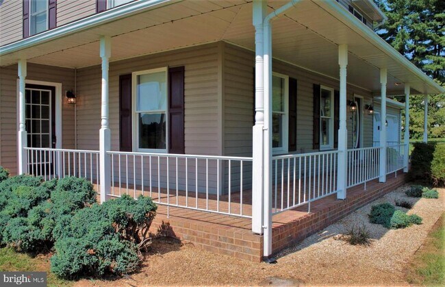 Foto del edificio - 15529 Dellinger Rd