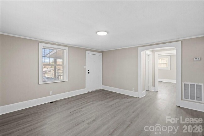 Foto del edificio - 2217 Old Shelby Rd