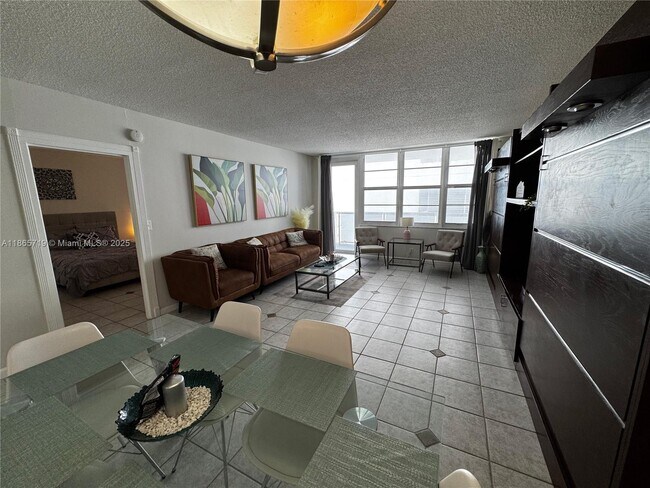 Building Photo - 3725 S Ocean Dr