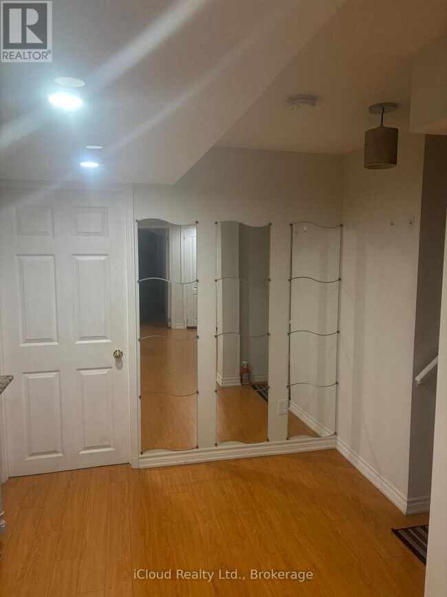 Photo du bâtiment - 1185 Prestonwood Crescent