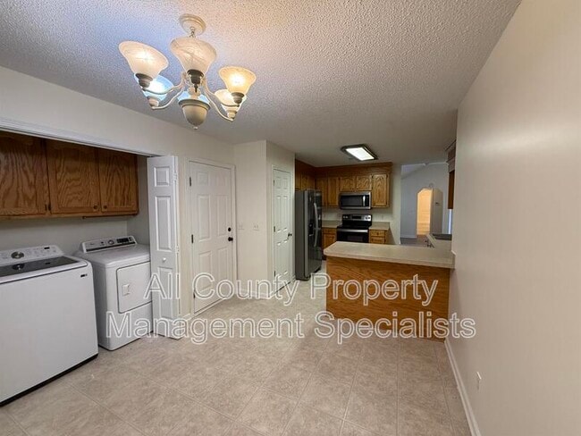 Foto del edificio - 3690 Oleander Dr