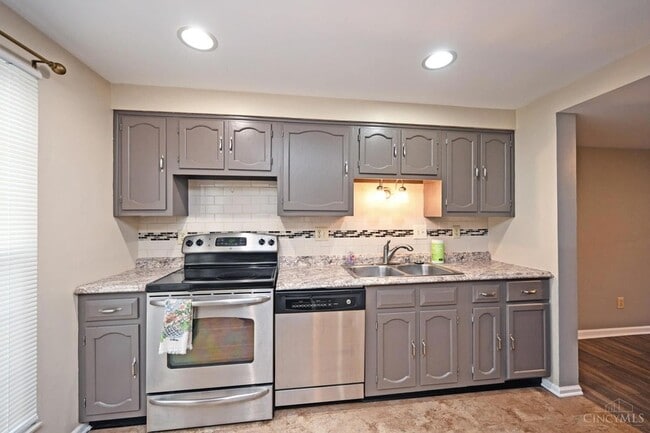 Foto del edificio - 920 Woodlyn Dr N