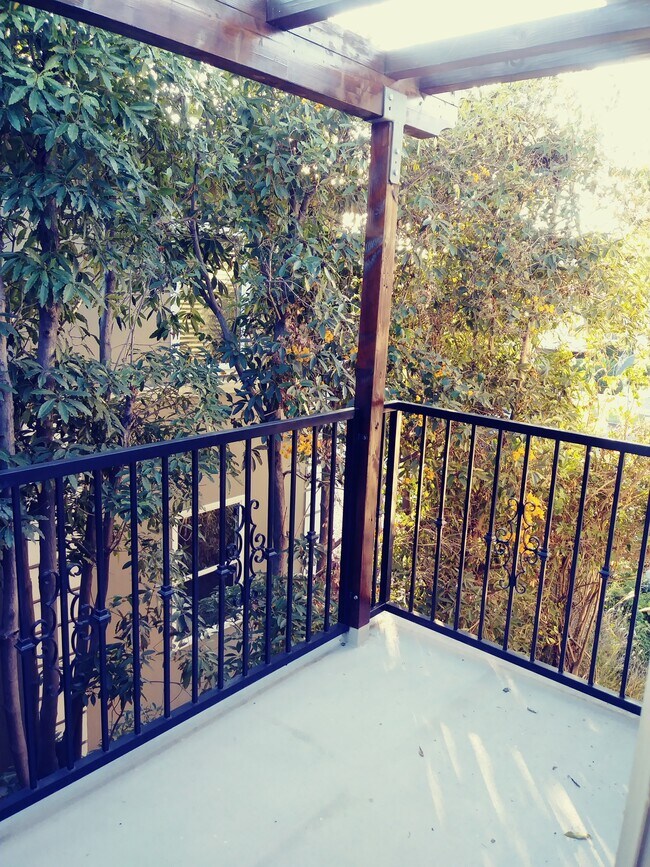 Huge balcony welcomes westside breeze! - 1434 S Sherbourne Dr