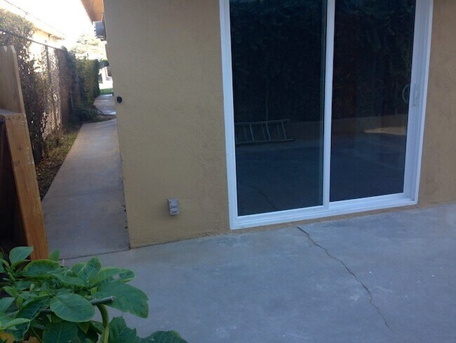 Foto del edificio - 4716 W 166th St