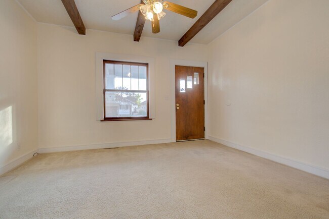 Foto del edificio - Single Family Home