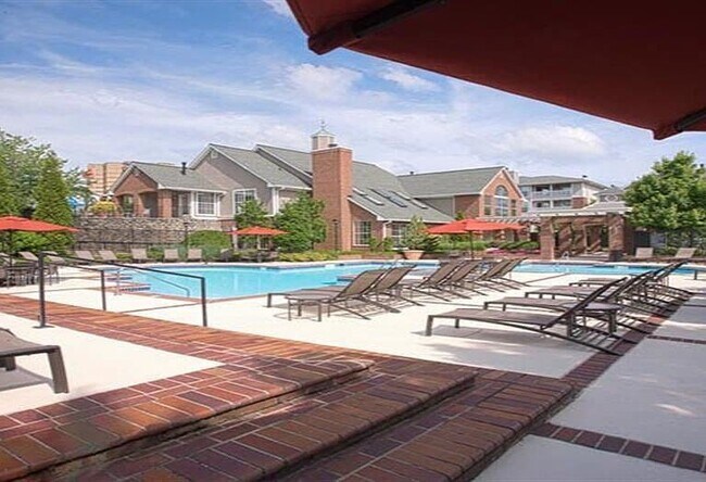 Área de la piscina - 1527 Lincoln Way