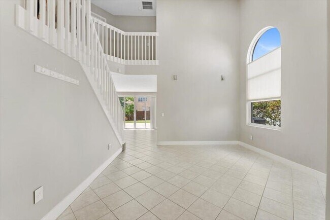 Foto del edificio - 9825 Scribner Ln