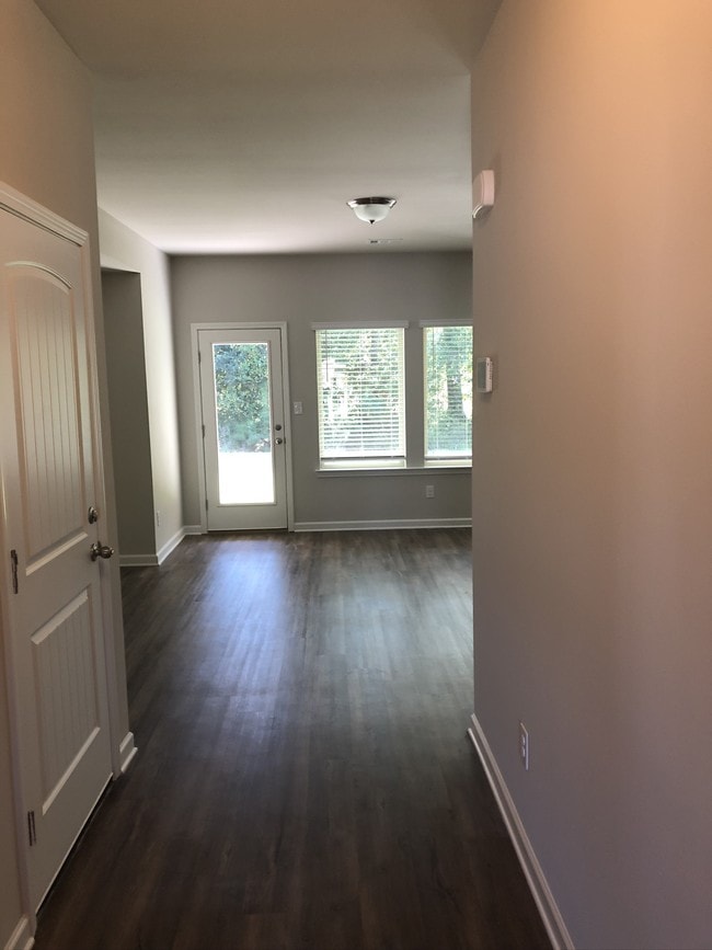 Foto del edificio - 28450 Evangeline Ln