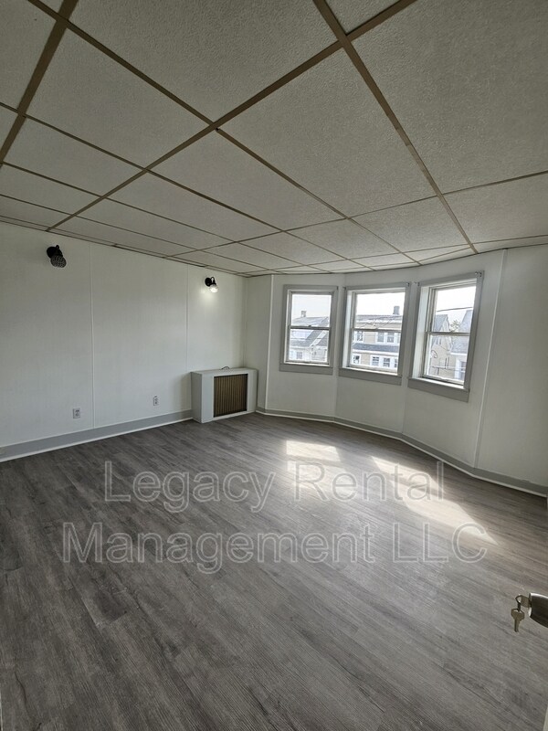 Building Photo - 203 Florida Ave