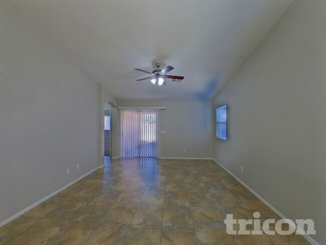 Foto del edificio - 35770 W Velazquez Dr