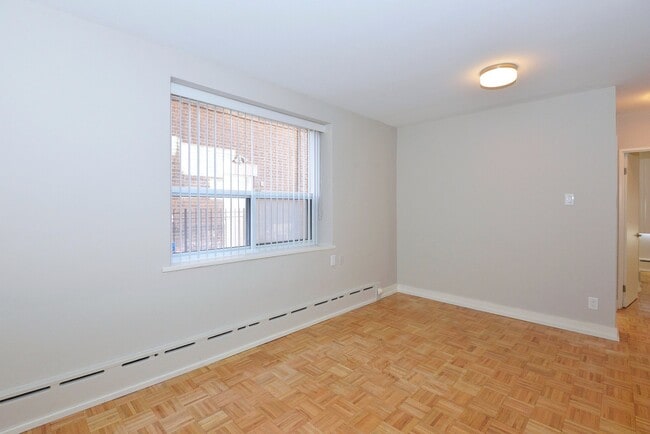 Building Photo - 263 Russell Hill Rd