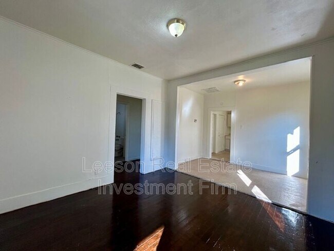 Foto del edificio - 2924 Dupont St