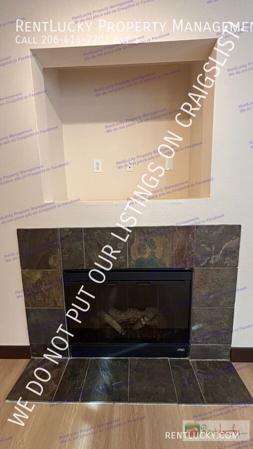 Building Photo - 104 167th St E