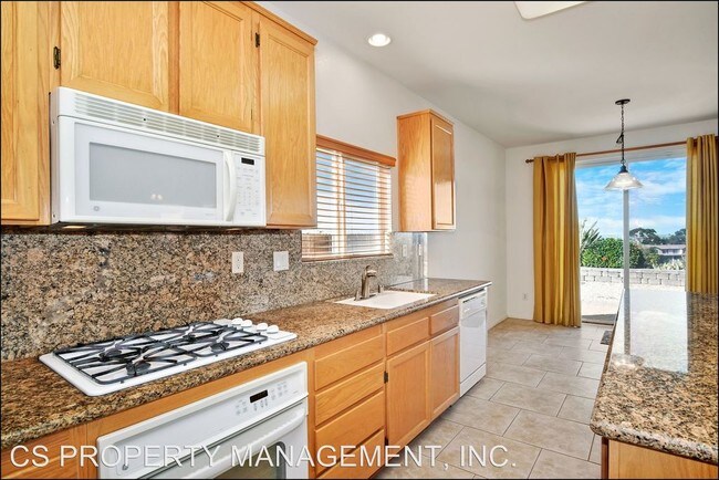 Foto del edificio - 1384 Riviera Summit Rd