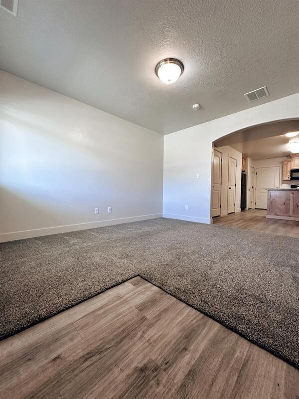 Building Photo - 483 N 2650 W