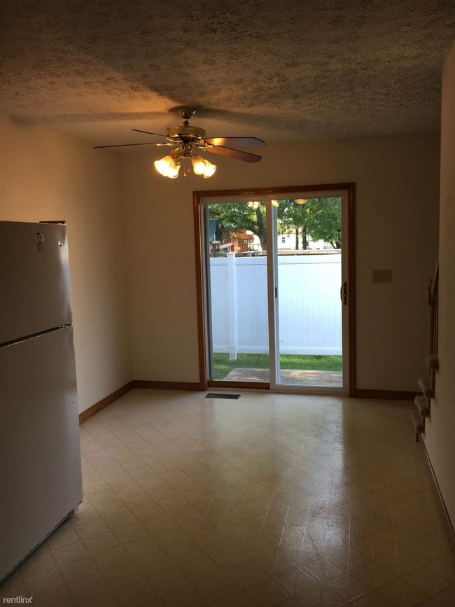 Building Photo - 1753 N Keebler Ave