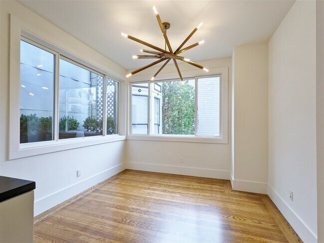 Building Photo - 2461 Buchanan St