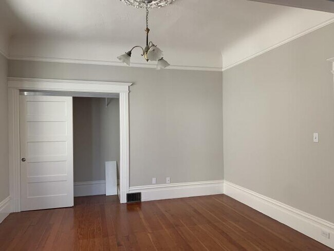 Building Photo - 4 bedroom in San Francisco CA 94117
