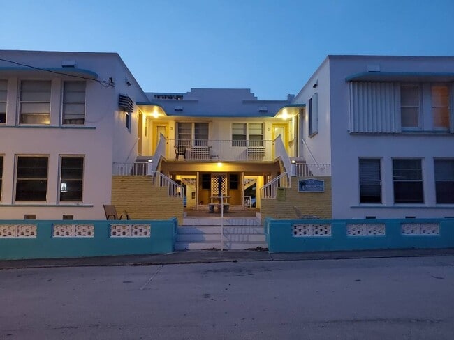 Classic art deco - 309 Crocus Terrace
