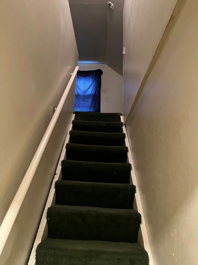 Building Photo - 1319 Kingsley Ave