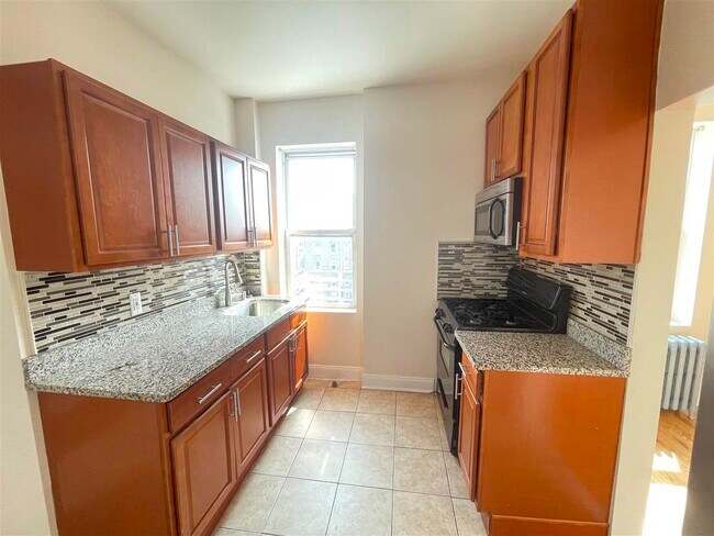 Foto del edificio - 5309 Hudson Ave