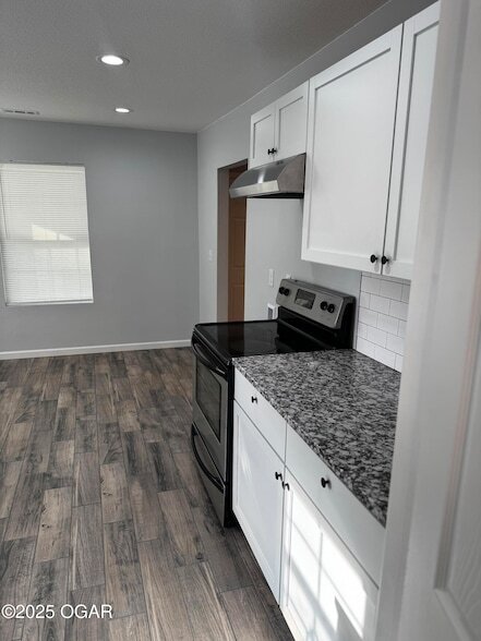 Foto del edificio - 3905 E 13th St