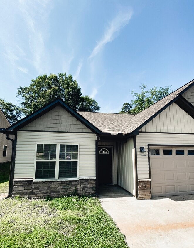 233 Mary High Dr, Wellford, SC 29385 Townhome Rentals in Wellford SC