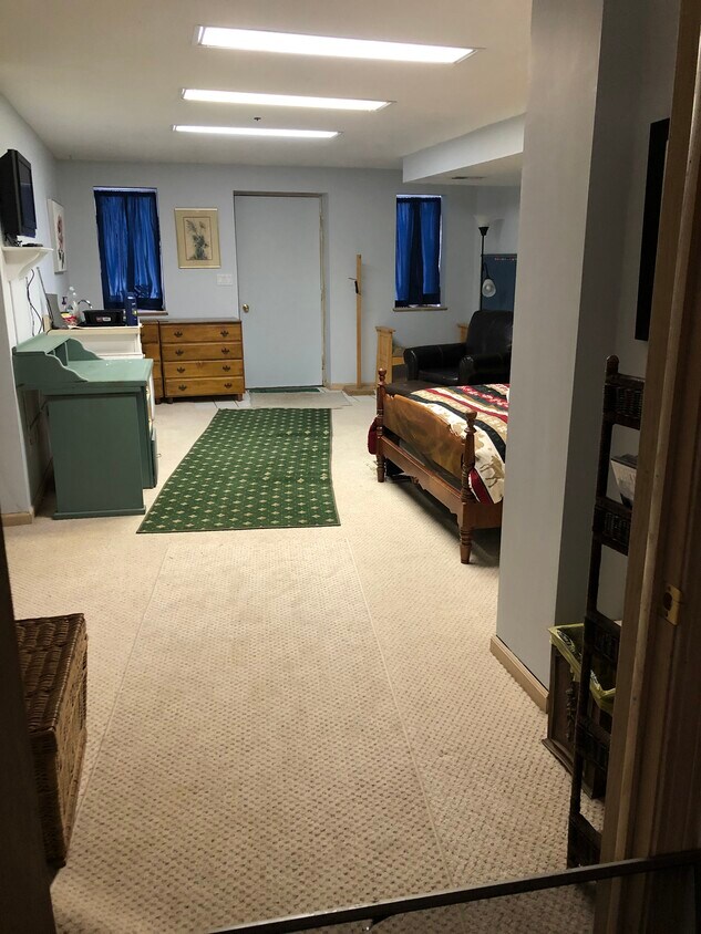 MAIN ROOM AND OUTSIDE DOOR - 6189 Heidler Rd