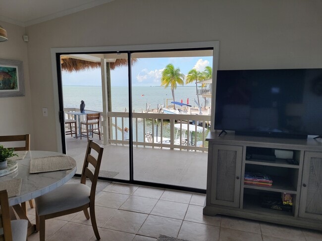 Foto del edificio - 222 Bristol Ct