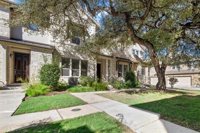 Foto del edificio - 13800 Lyndhurst St