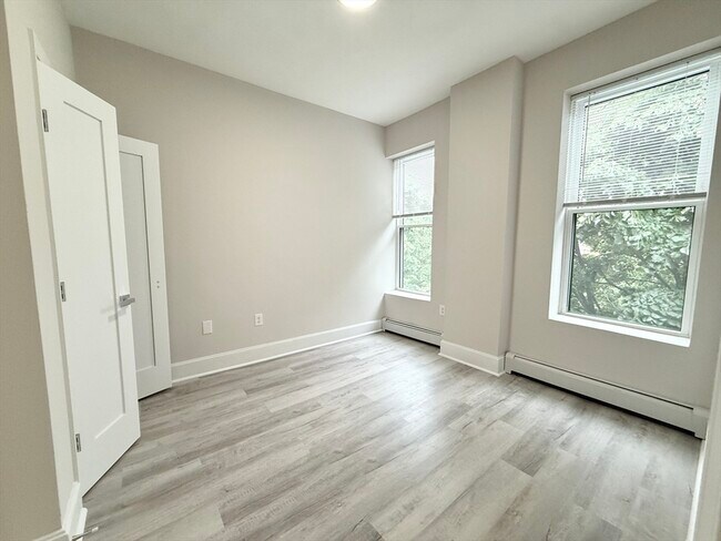 Building Photo - 15 Ruggles St