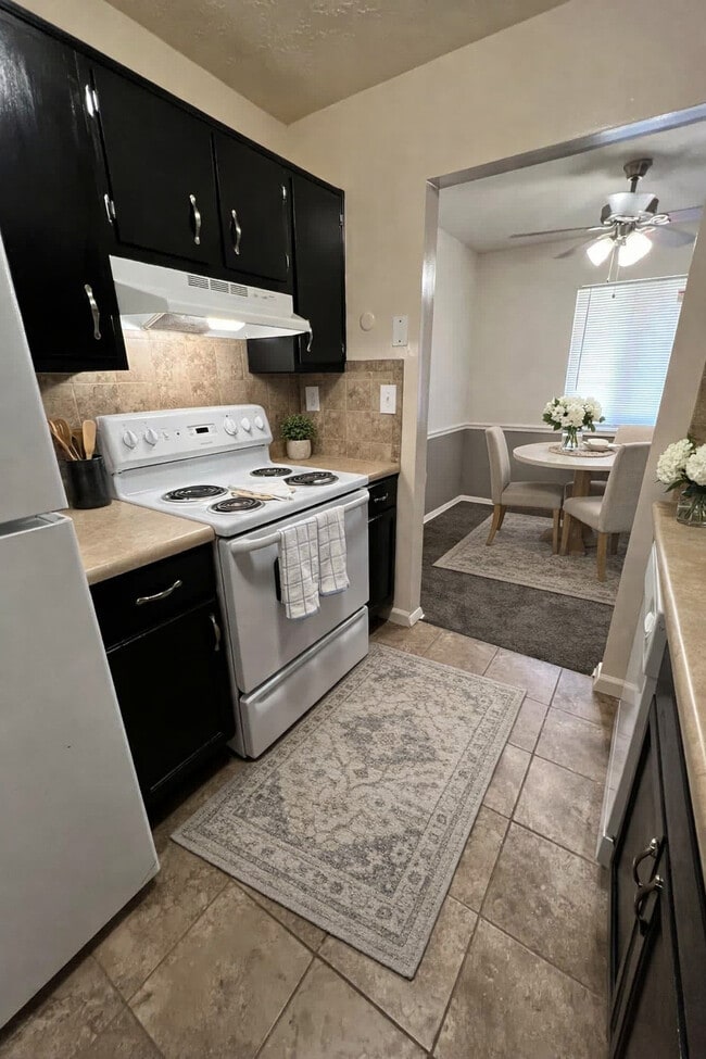 1 Bed Kitchen - Virtually Staged by Chat GPT - Glenview Apartments