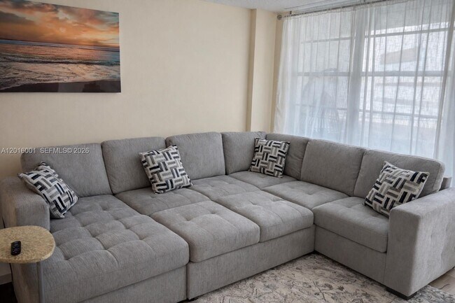 Foto del edificio - 3725 S Ocean Dr