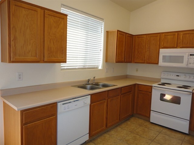 Foto del edificio - 8953 E Capri Ave