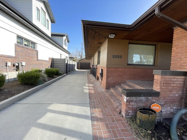 Building Photo - 1548 Harvard Ave