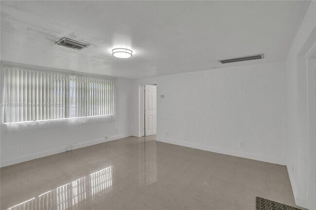 Foto del edificio - 12525 SW 104th St