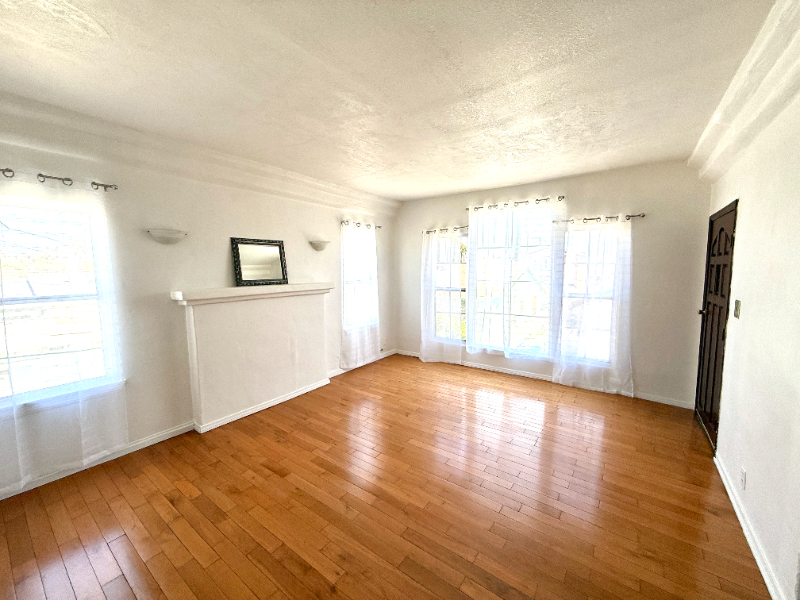Primary Photo - 2817 S Sycamore Ave