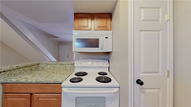 Foto del edificio - 904 University Oaks Blvd