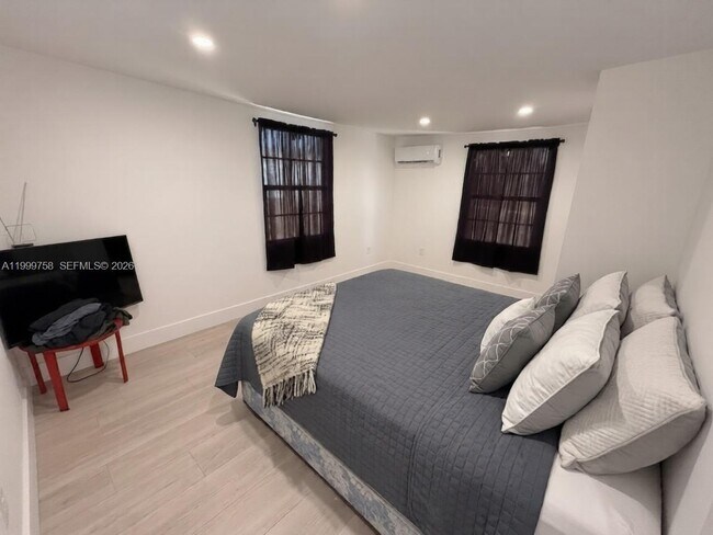 Foto del edificio - 15841 NW 18th Pl