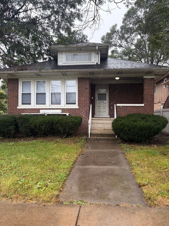 Building Photo - 21510 Maple St
